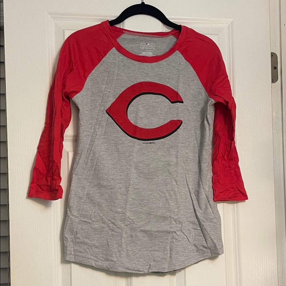 Women’s Cincinnati Reds raglan tee